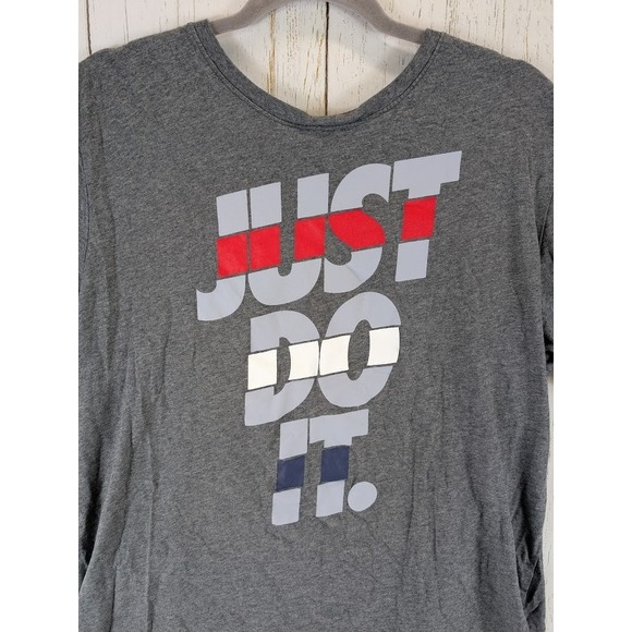 The Nike Tee Size XL JUST DO IT Graphic Gray Short Sleeve‎ Womens Top - Picture 3 of 8